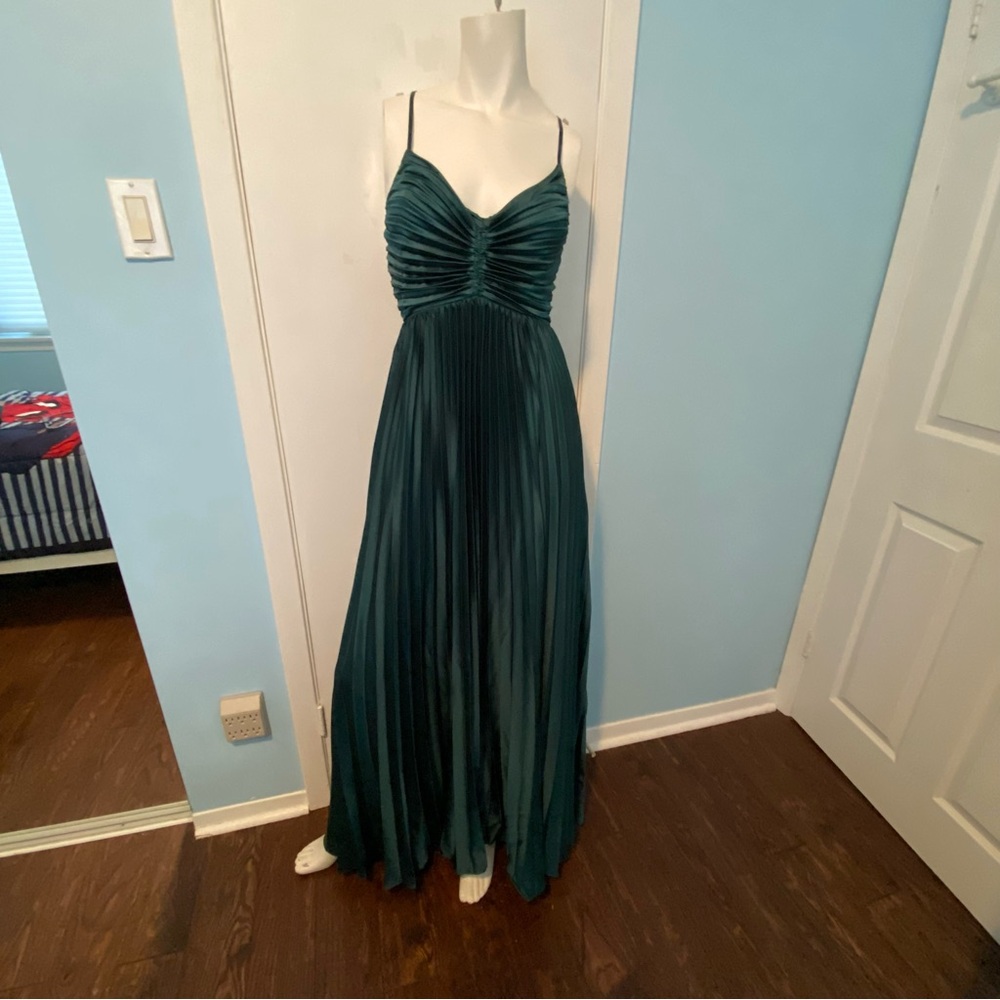 Zephyra Tie Back Pleated Gown in Stunning Green